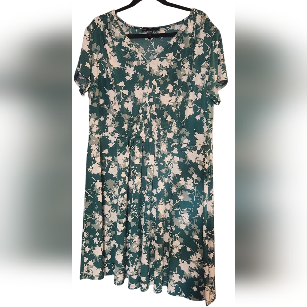 Maggy London Green And White Flowy, Stretchy, Floral Midi Dress, 18W